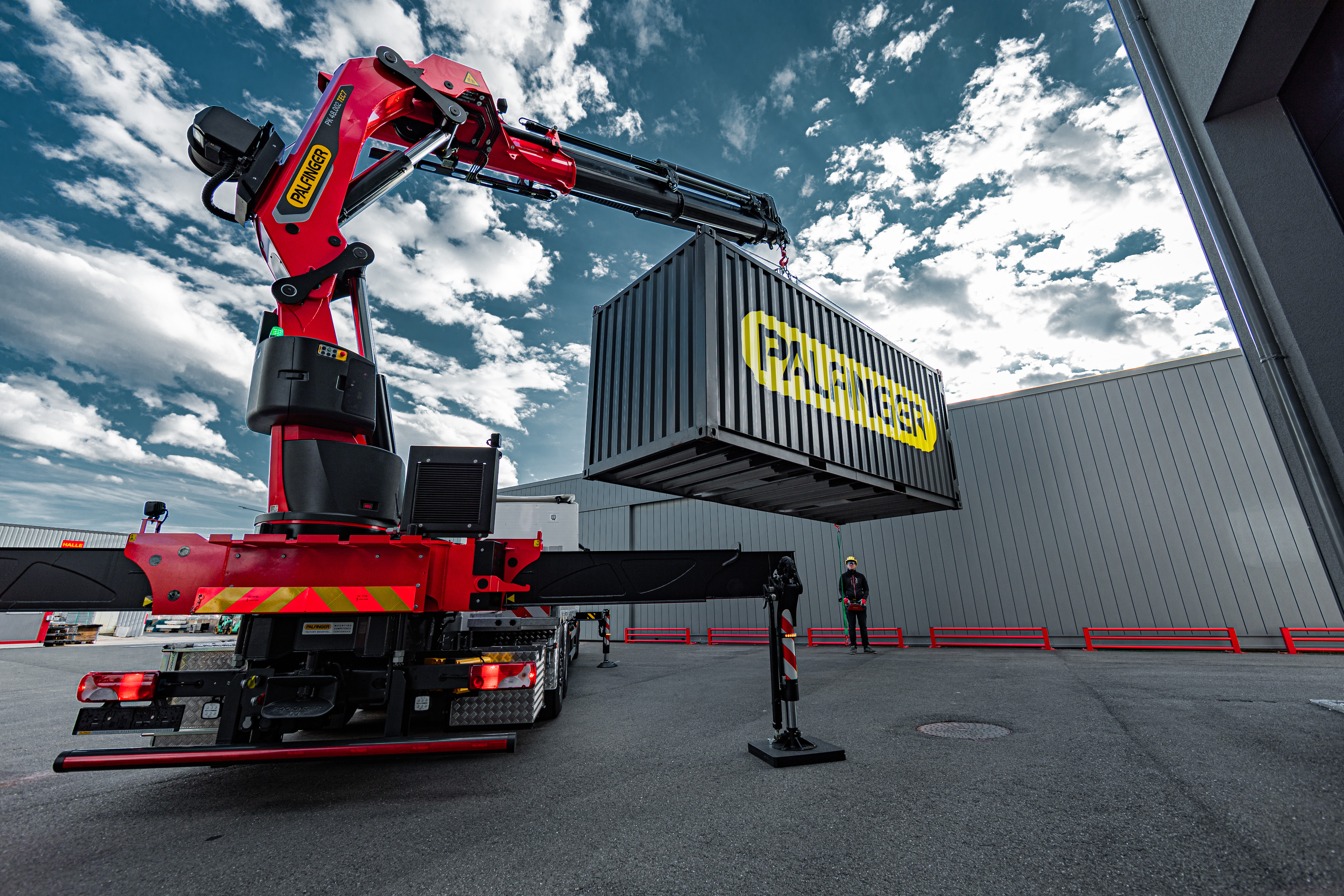 palfinger_loader_cranes.jpg