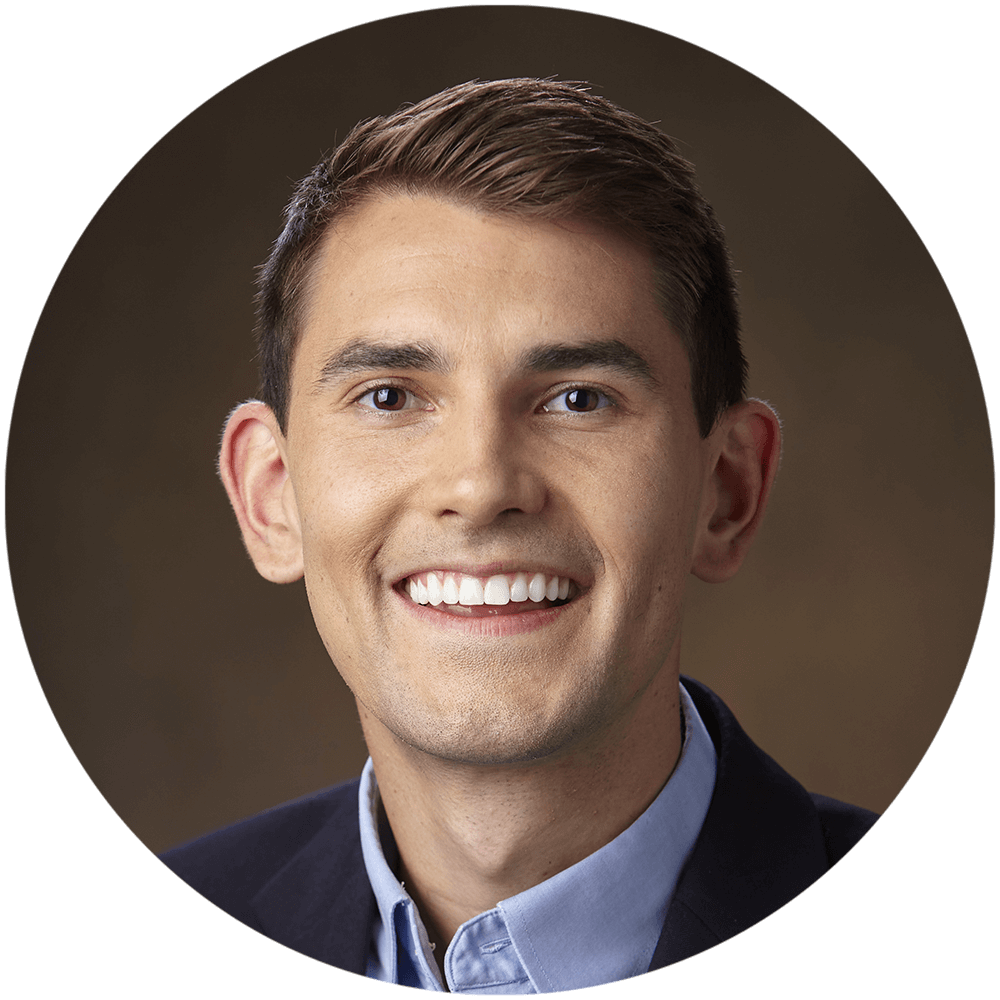 25-smar-customy-story-headshot-rehlko-garrett